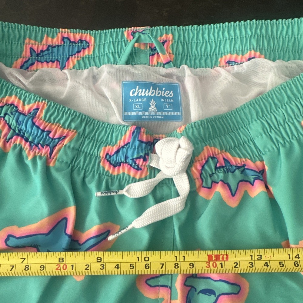 Chubbies Mens Swim Trunks XL 7 Inch Inseam Teal Hammerhead Shark Print Mesh Line
